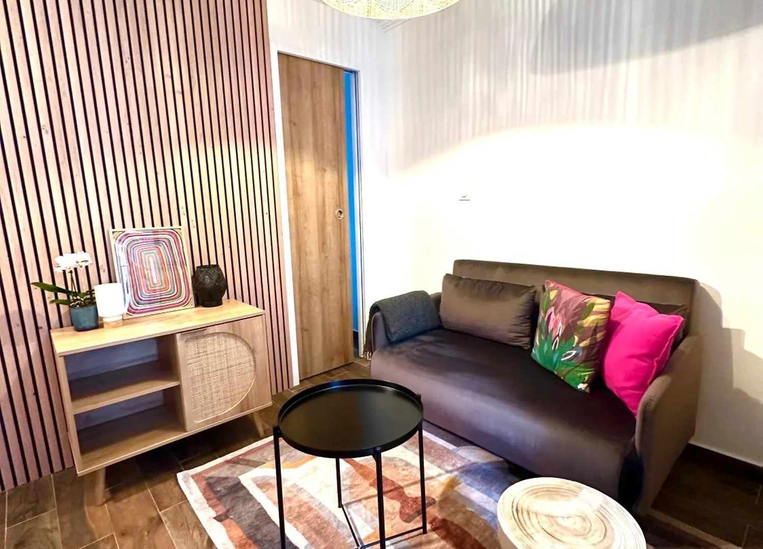 Apartment Modern Apt Near Montmarte 2 Mins From Metro Chateau Rouge Paris