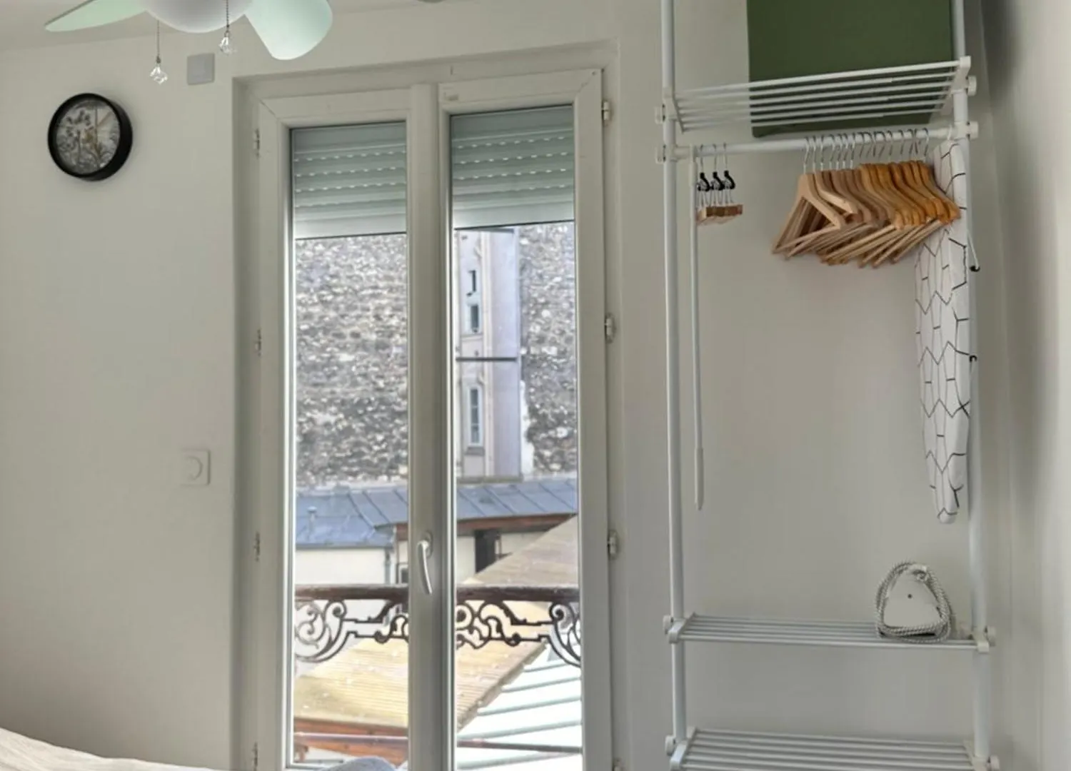 Modern Apt Near Montmarte 2 Mins From Metro Chateau Rouge Paris